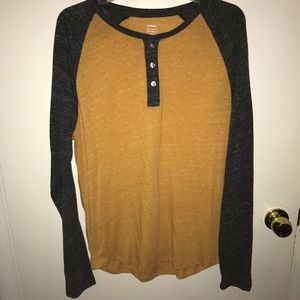 Mens’ Old Navy Medium Henley